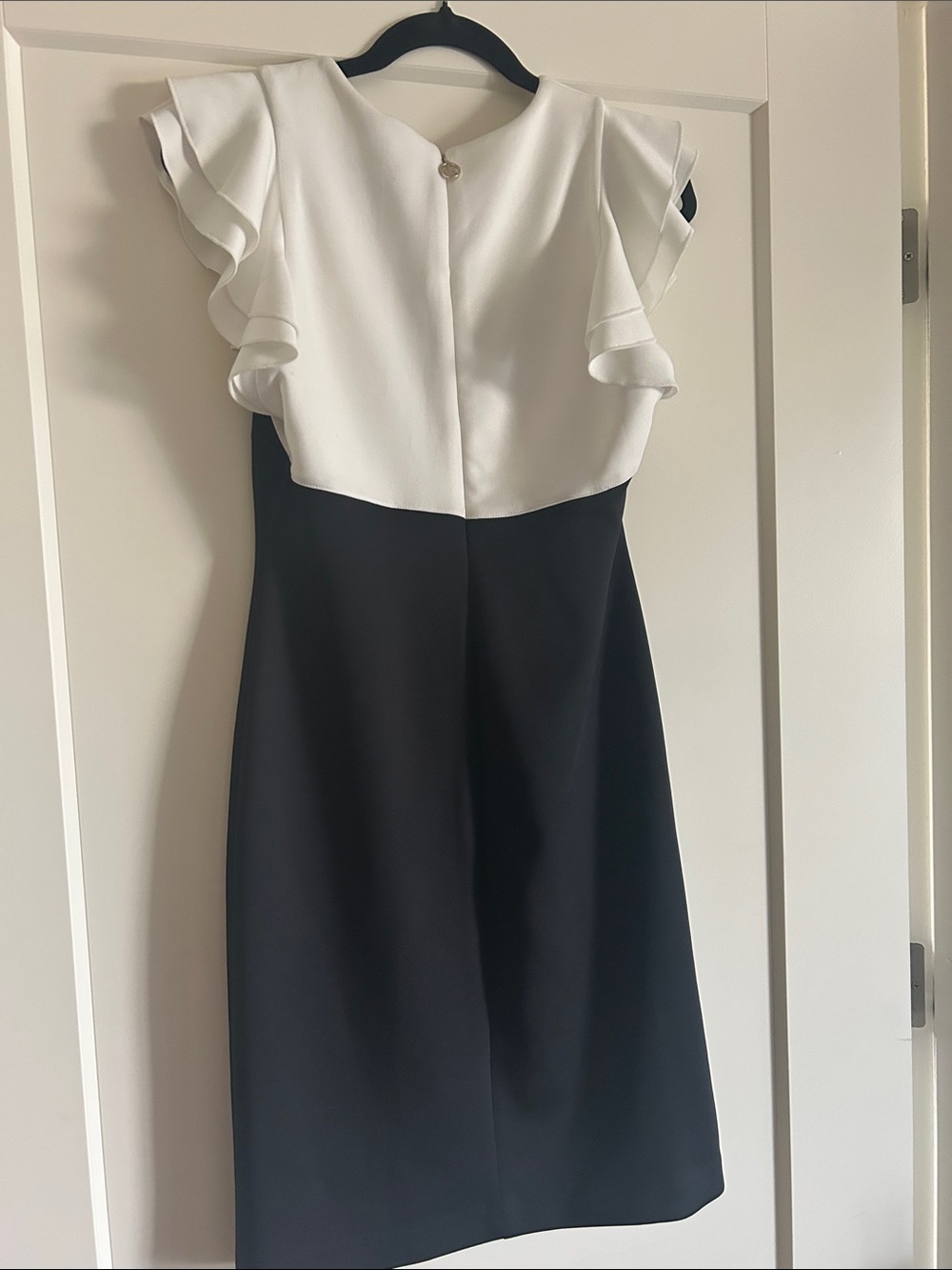 Tommy Hilfiger Elegant Black and White Ruffle Sleeve Dress - Picture 4 of 5